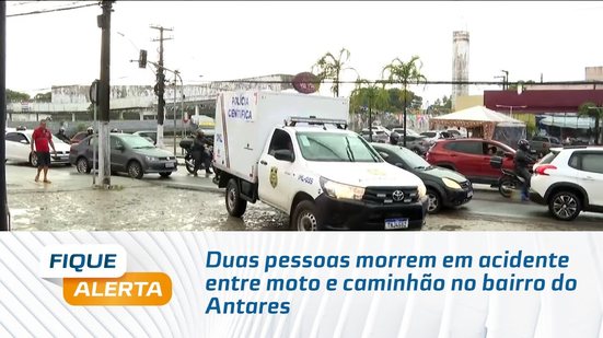 Duas pessoas morrem em acidente entre moto e caminhão no bairro do Antares