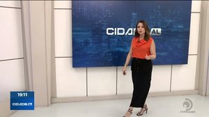 Ato de campanha de Flávio Bolsonaro reúne apoiadores na orla de Maceió