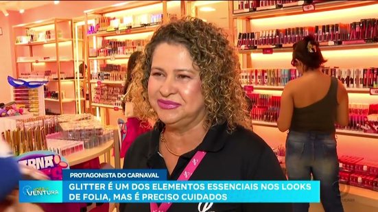 Glitter é um dos elementos essenciais nos looks de folia, mas é preciso cuidados