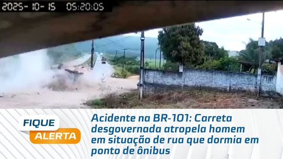 Carreta desgovernada atropela homem em situação de rua que dormia em ponto de ônibus