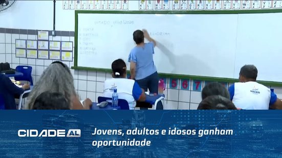 EJAI: Jovens, adultos e idosos ganham oportunidade com conclusão de estudos em menos tempo