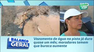 Vazamento de água na pista já dura quase um mês; moradores temem que buraco aumente