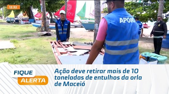 Ação deve retirar mais de 10 toneladas de entulhos da orla de Maceió
