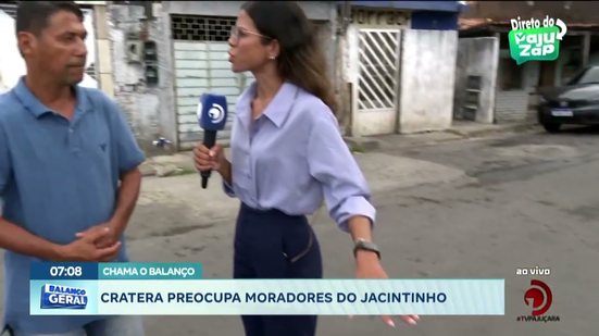 Cratera preocupa moradores do Jacintinho