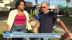 Moradores do Gama Lins denunciam que prefeitura limpou praça, mas não recolheu os entulhos
