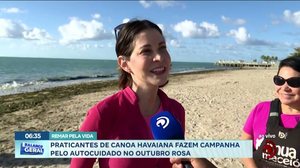 Praticantes de canoa havaiana fazem campanha pelo autocuidado no outubro rosa