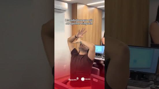 🤣 POV: você acha que ninguém está ouvindo porque está de fone
