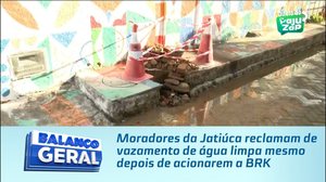 Moradores da Jatiúca reclamam de vazamento de água limpa mesmo depois de acionarem a BRK