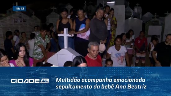 Multidão acompanha emocionada sepultamento da bebê Ana Beatriz
