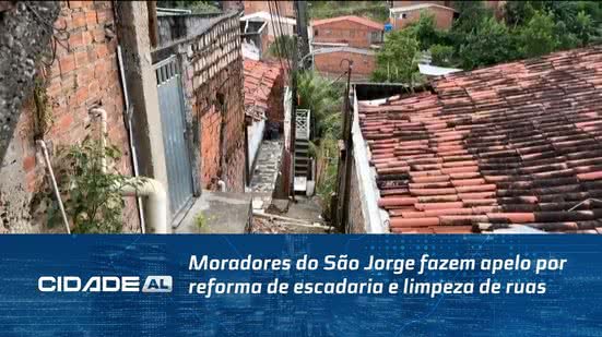 Moradores do São Jorge fazem apelo por reforma de escadaria e limpeza de ruas