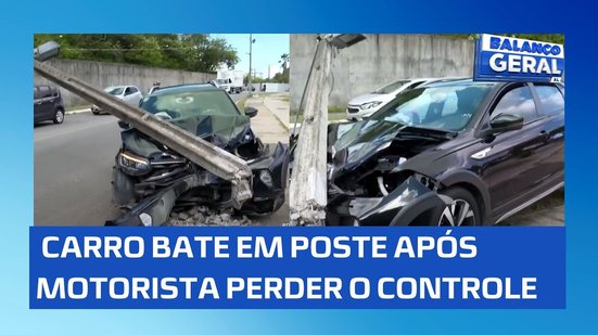🚨 Carro bate em poste após motorista perder o controle; veja detalhes do acidente!