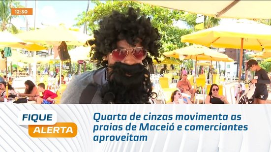 Quarta de cinzas movimenta as praias de Maceió e comerciantes aproveitam