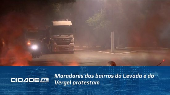Moradores dos bairros da Levada e do Vergel protestam por falta de auxílio moradia