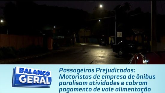 Motoristas de empresa de ônibus paralisam atividades e cobram pagamento de vale alimentação