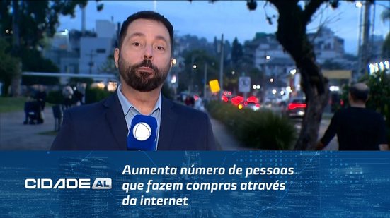 Aumenta número de pessoas que fazem compras através da internet