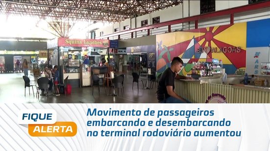 Movimento de passageiros embarcando e desembarcando no terminal rodoviário aumentou
