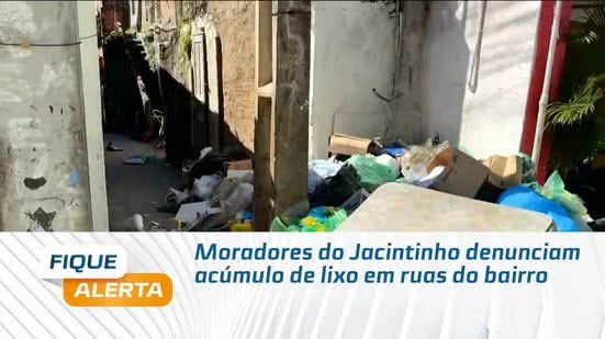 Moradores do Jacintinho denunciam acúmulo de lixo em ruas do bairro