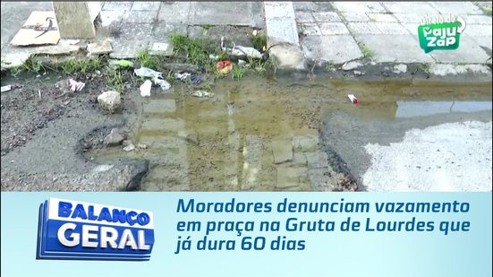 Moradores denunciam vazamento em praça na Gruta de Lourdes que já dura 60 dias