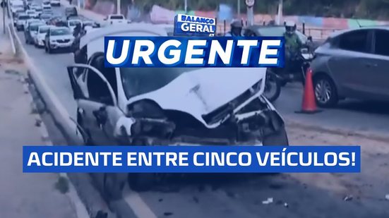 Acidente envolve cinco veículos na Leste-Oeste