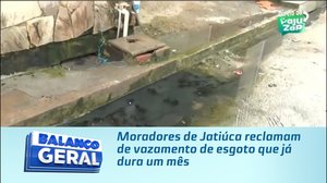 Moradores de Jatiúca reclamam de vazamento de esgoto que já dura um mês