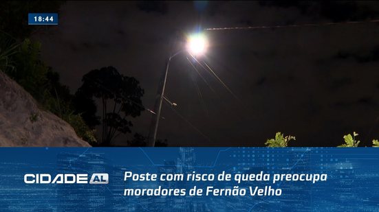 Poste com risco de queda preocupa moradores de Fernão Velho