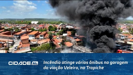 Incêndio atinge vários ônibus na garagem da viação Veleiro, no Trapiche