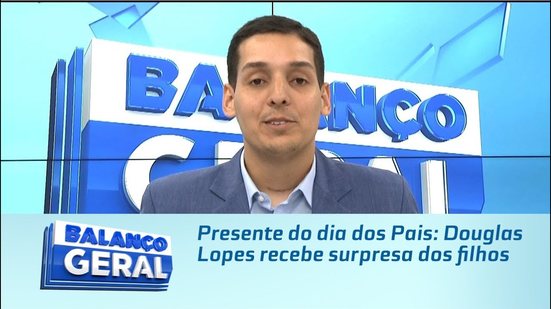 Presente do dia dos Pais: Douglas Lopes recebe surpresa dos filhos