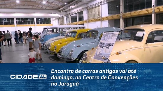 Encontro de carros antigos vai até domingo, no Centro de Convenções no Jaraguá