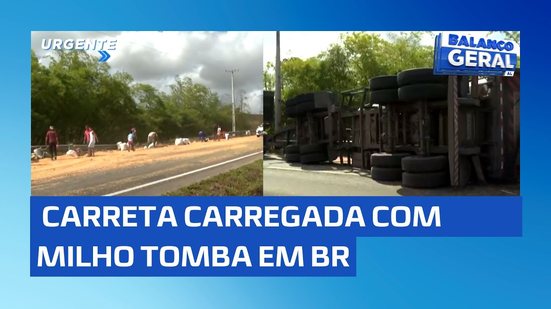 Em Rio Largo: Carreta carregada com milho tomba e deia faixa da BR-101 bloqueada