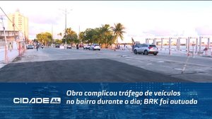 Obra complicou tráfego de veículos no bairro durante o dia; BRK foi autuada