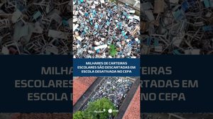 Milhares de carteiras escolares são descartadas em escola desativada no Cepa #CidadeAL