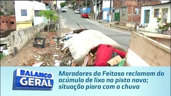 Moradores do Feitosa reclamam do acúmulo de lixo na pista nova; situação piora com a chuva