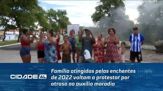 Família atingidas pelas enchentes de 2022 voltam a protestar por atraso no auxílio moradia