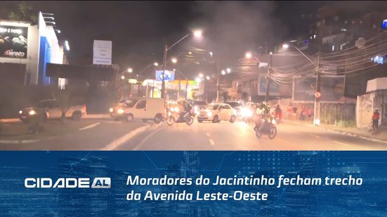 Falta de Água: Moradores do Jacintinho fecham trecho da Avenida Leste-Oeste