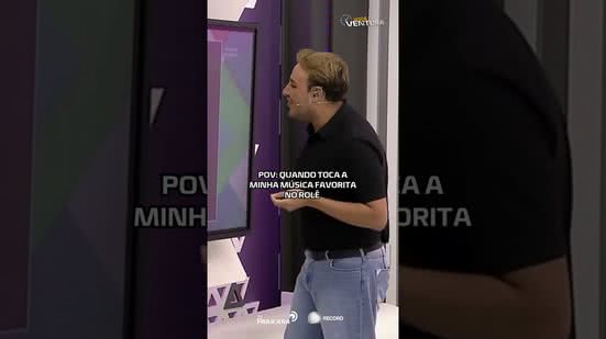 Eu ouvindo os primeiros segundos da minha música favorita 🤩