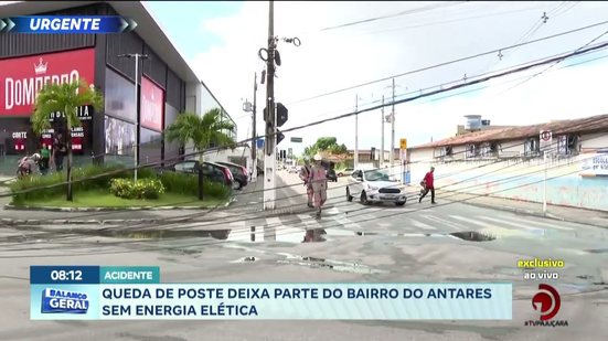 Queda de poste deixa parte do bairro do Antares sem energia elétrica
