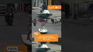 😲 Homem chama atenção ao circular pelas ruas de Maceió em moto aquática adaptada #FiqueAlerta