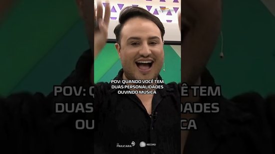 Quando sua playlist revela que você não é uma pessoa só 🤡🎧 #HoraDoVentura