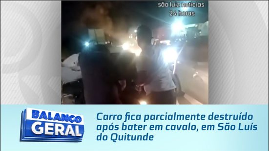 Carro fica parcialmente destruído após bater em cavalo, em São Luís do Quitunde