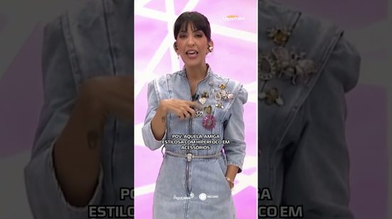 A amiga que usa um look com 37 acessórios diferentes 😂✨ #HoraDoVentura 🐍