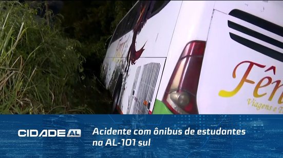 Acidente com ônibus de estudantes na AL-101 sul