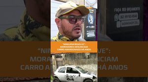 Carro abandonado há 3 anos: moradores cobram retirada no Jacintinho #FiqueAlerta