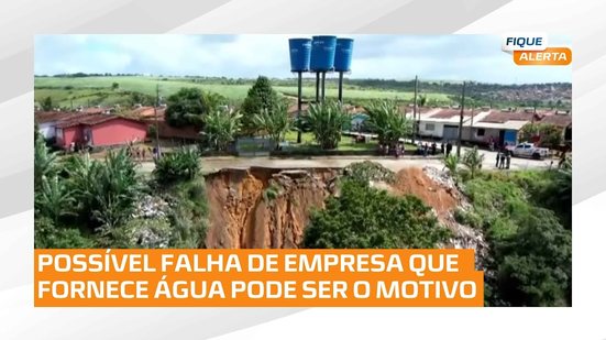 Transbordamento de caixas d'água causa deslizamento de barreira em Marechal Deodoro