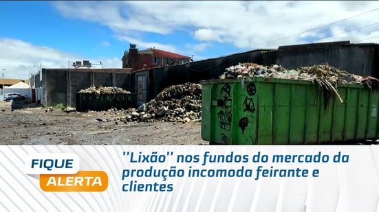 ''Lixão'' nos fundos do mercado da produção incomoda feirante e clientes