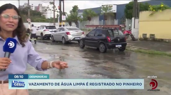 Vazamento de água limpa é registrado no pinheiro