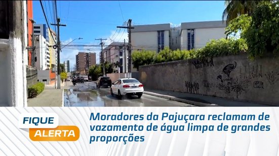 Moradores da Pajuçara reclamam de vazamento de água limpa de grandes proporções