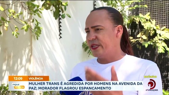 Mulher trans é agredida por homens na Avenida da Paz; morador flagrou espancamento
