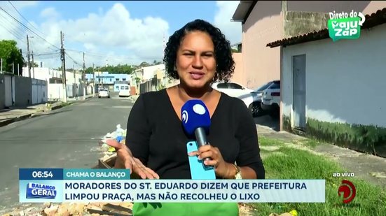 Moradores do Santo Eduardo dizem que prefeitura limpou praça, mas não recolheu o lixo