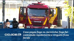 Casa pegou fogo no Jacintinho; fogo foi controlado rapidamente e ninguém ficou ferido