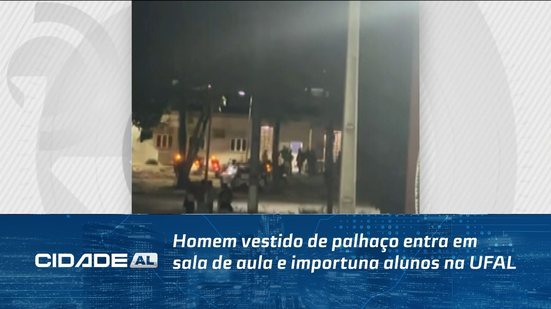 Homem vestido de palhaço entra em sala de aula e importuna alunos na UFAL